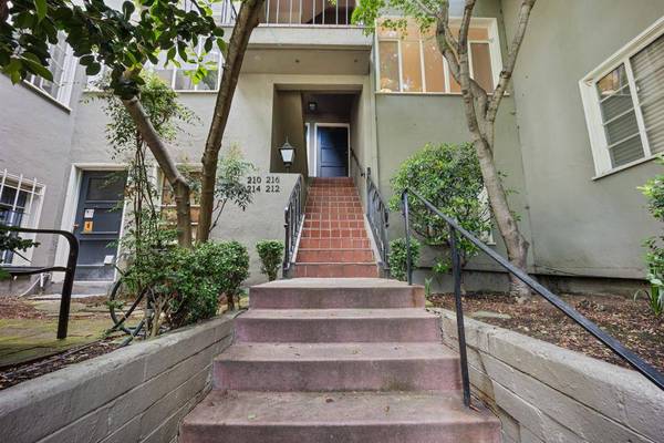 212 Lee ST, Oakland, CA 94610