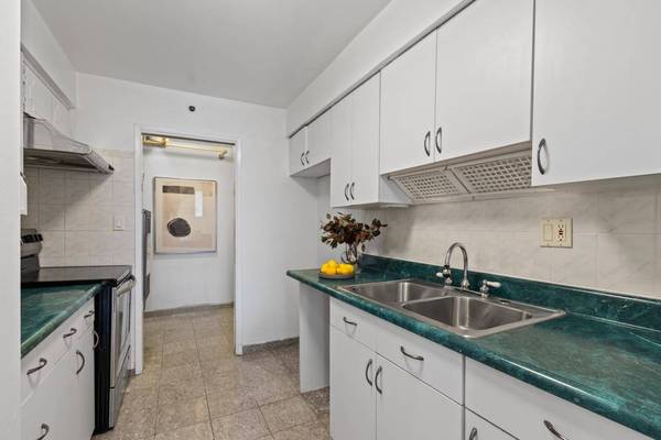 2462 Rowntree WAY, South San Francisco, CA 94080