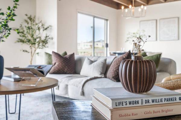 285 Skyline DR, Daly City, CA 94015