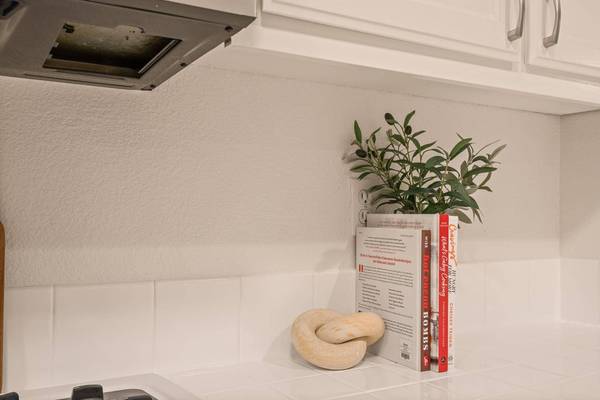 613 Swallowtail CT, Brisbane, CA 94005