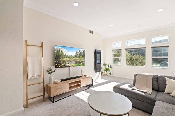 833 Swallowtail CT, Brisbane, CA 94005