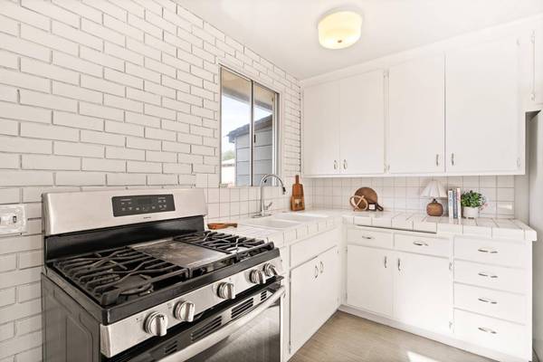 2247 Menalto AVE, East Palo Alto, CA 94303