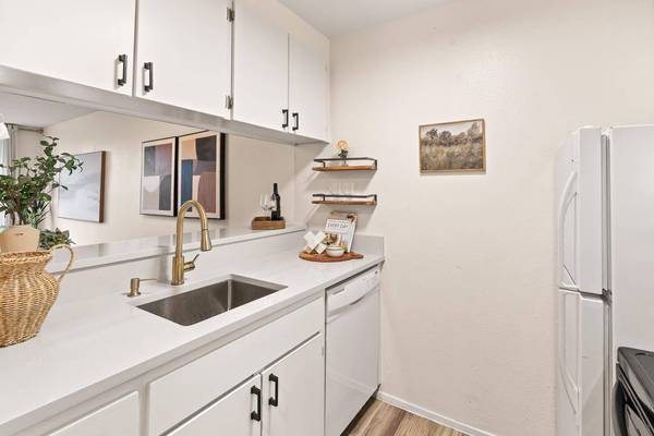 4333 Shelter Creek LN, San Bruno, CA 94066