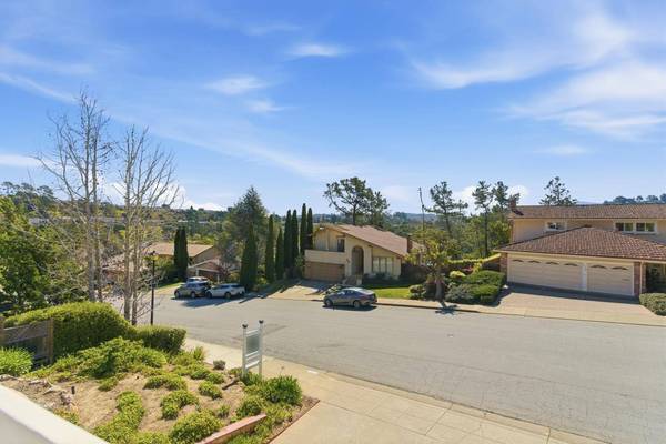 1581 Ascension DR, San Mateo, CA 94402