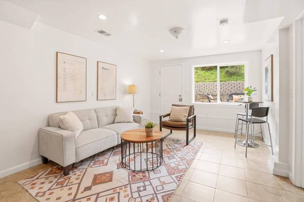 318 Saint Francis BLVD, Daly City, CA 94015