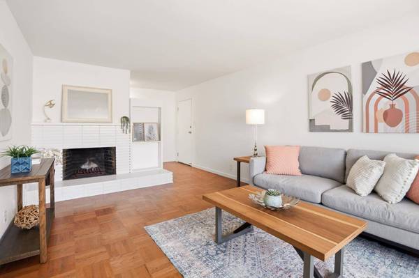 318 Saint Francis BLVD, Daly City, CA 94015