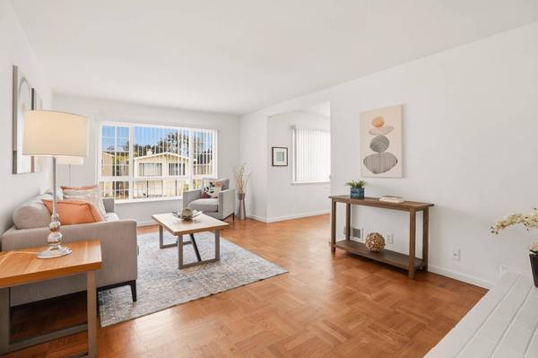 318 Saint Francis BLVD, Daly City, CA 94015