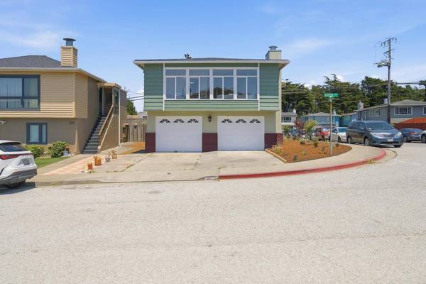 201 Springdale DR, Pacifica, CA 94044