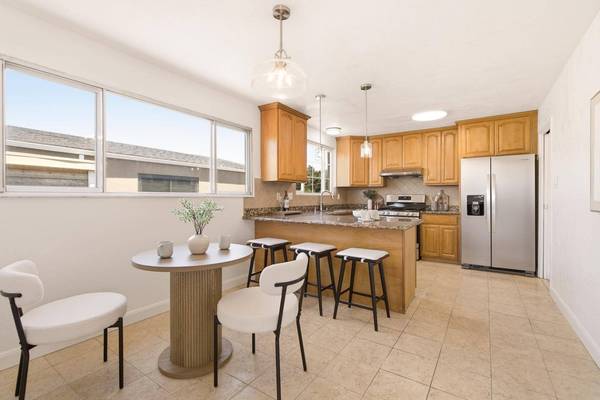 201 Springdale DR, Pacifica, CA 94044