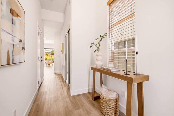 1721 Middlefield RD, Redwood City, CA 94063