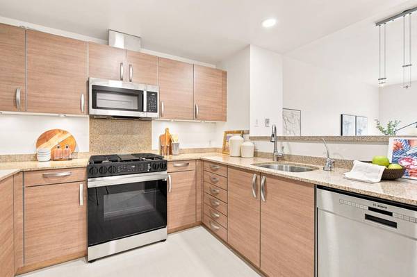 1 Mandalay PL 1510, South San Francisco, CA 94080