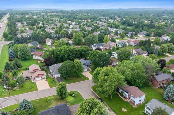 3936 Cheshunt DR, Woodbury, MN 55125