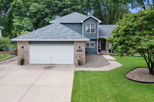 3936 Cheshunt DR, Woodbury, MN 55125