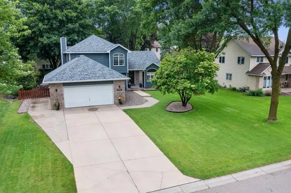 3936 Cheshunt DR, Woodbury, MN 55125