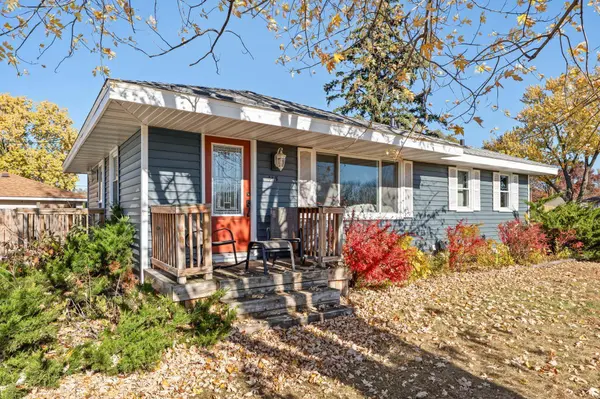 413 Territorial RD NE, Blaine, MN 55434