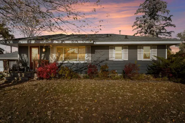 413 Territorial RD NE, Blaine, MN 55434