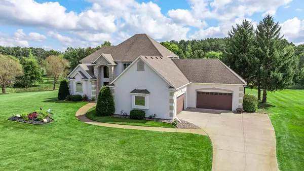 2122 141st LN NE, Ham Lake, MN 55304