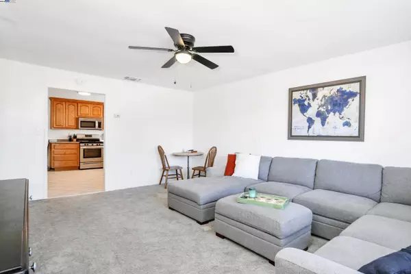 55 Malicoat Ave, Oakley, CA 94561