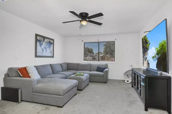 55 Malicoat Ave, Oakley, CA 94561