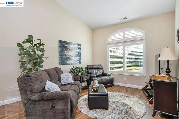 4876 Trenton St, Oakley, CA 94561