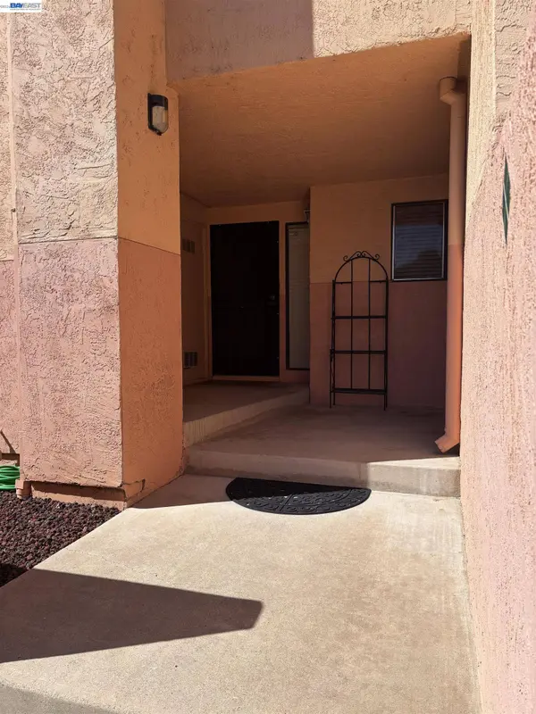 2280 Renwick Ln, Antioch, CA 94509