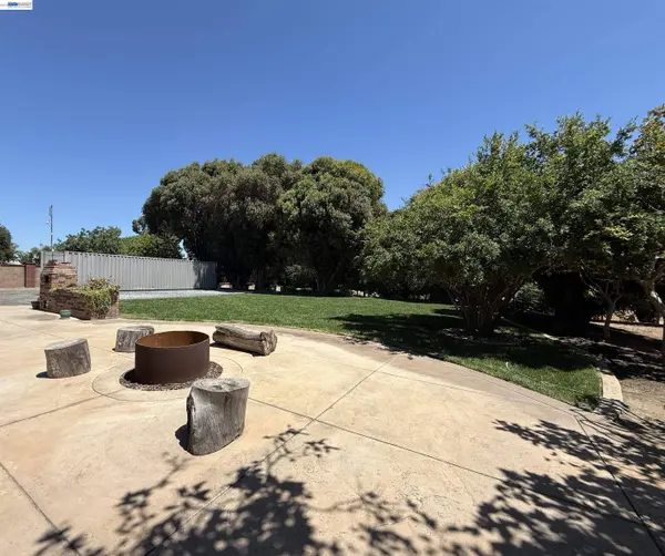 3360 Doyle Rd, Oakley, CA 94561