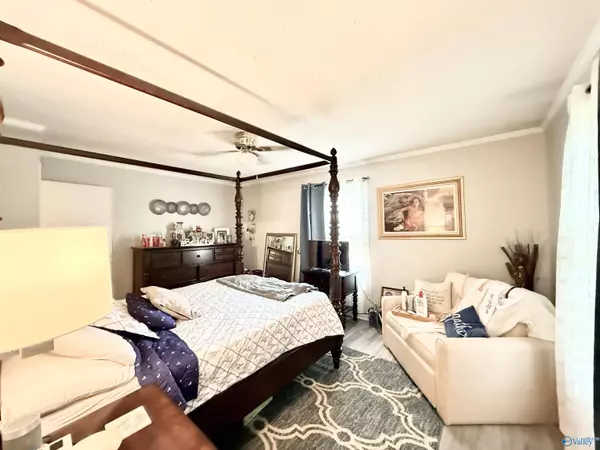 105 Mcfarlen Drive, Hazel Green, AL 35750