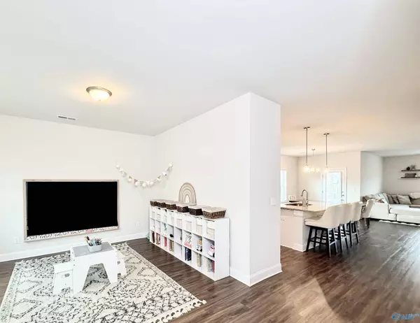 123 River Pointe Drive, New Market, AL 35761