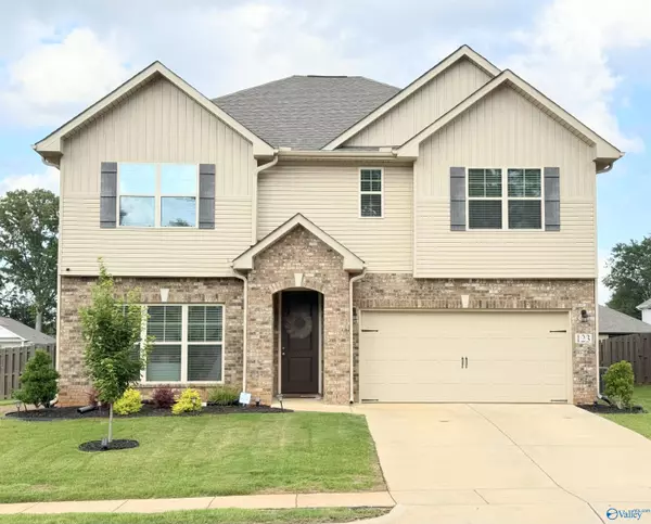 123 River Pointe Drive, New Market, AL 35761