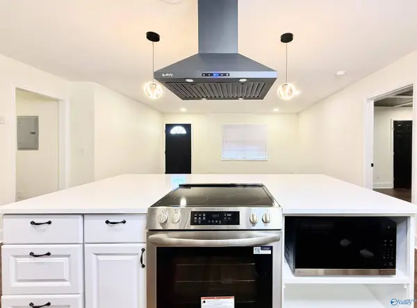 3705 Cerro Vista Street SW, Huntsville, AL 35805