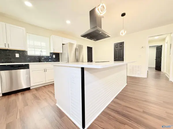 3705 Cerro Vista Street SW, Huntsville, AL 35805