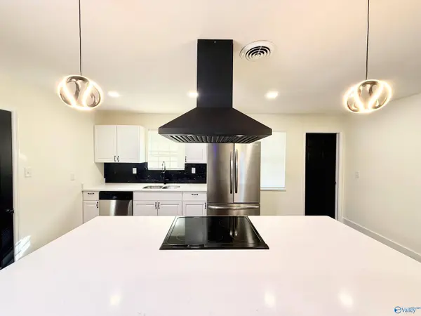 3705 Cerro Vista Street SW, Huntsville, AL 35805