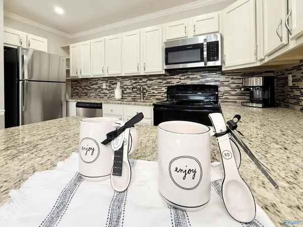 6618 Willow Pointe Drive NW #E, Huntsville, AL 35806