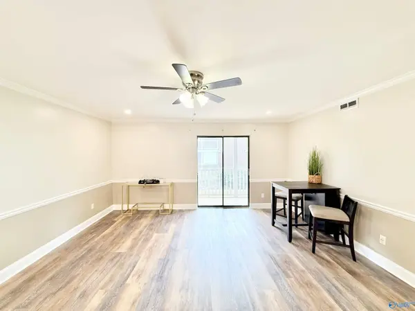 6618 Willow Pointe Drive NW #E, Huntsville, AL 35806