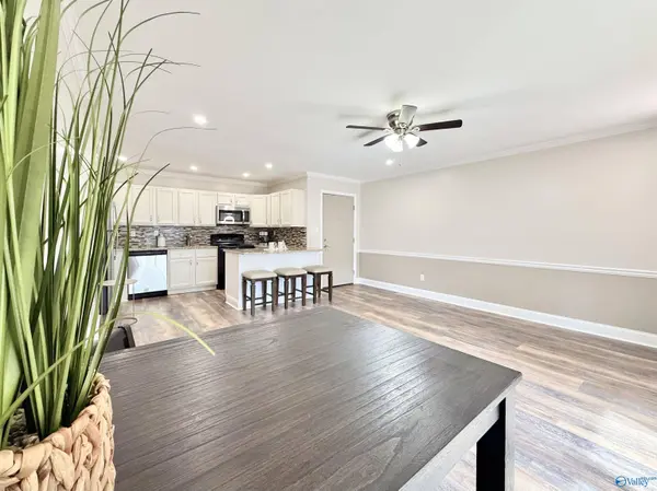 6618 Willow Pointe Drive NW #E, Huntsville, AL 35806