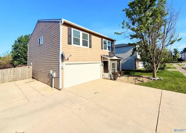 3070 Castlecreek Drive, Madison, AL 35756