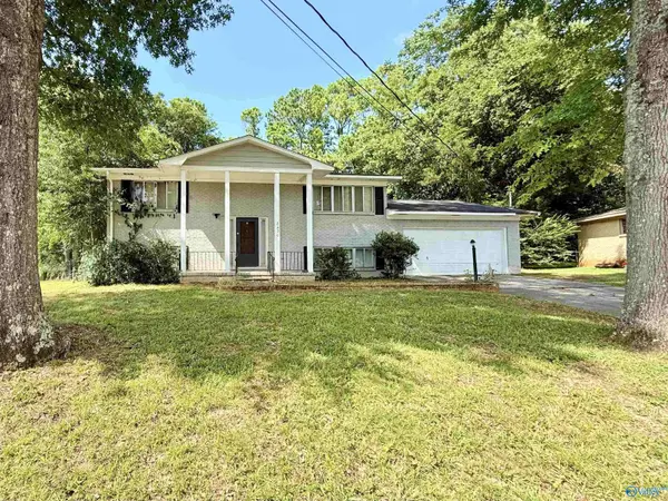2620 Scenic View Drive NW, Huntsville, AL 35810