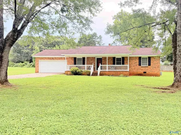 2010 Rosewood Drive NW