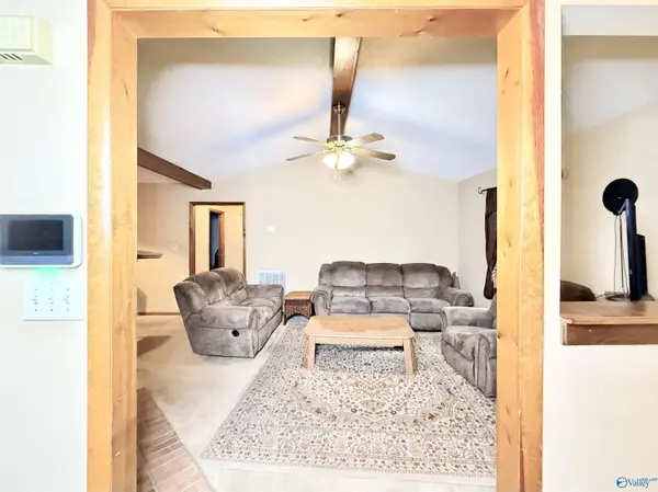 2010 Rosewood Drive NW, Huntsville, AL 35810