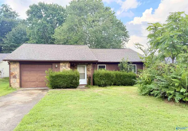 1009 Riverchase Drive SE, Huntsville, AL 35803