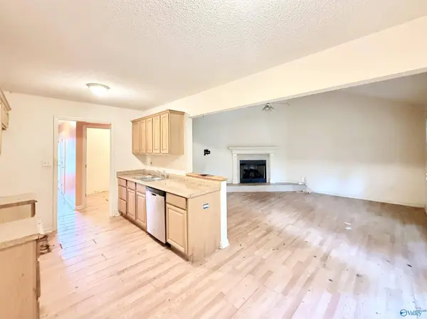 1009 Riverchase Drive SE, Huntsville, AL 35803