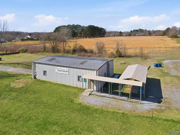 3621 A&B Winchester Road #A&B, New Market, AL 35761