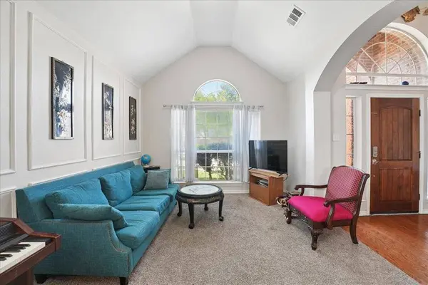 312 Foxglove Court, Grand Prairie, TX 75052