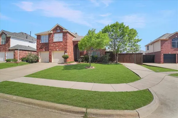 312 Foxglove Court, Grand Prairie, TX 75052