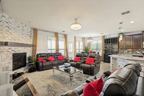818 Black Hawk Drive