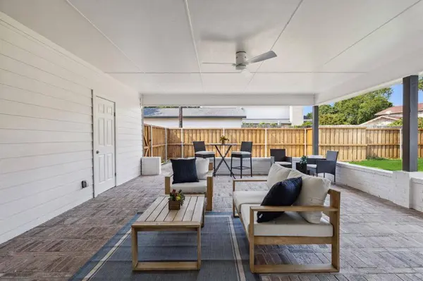 3849 Crown Shore Drive, Dallas, TX 75244