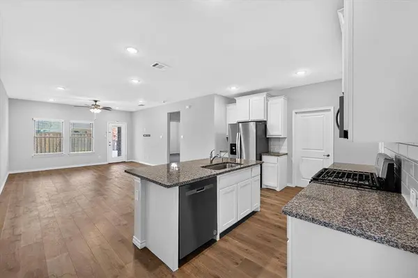 340 Willowmore Drive, Little Elm, TX 75068