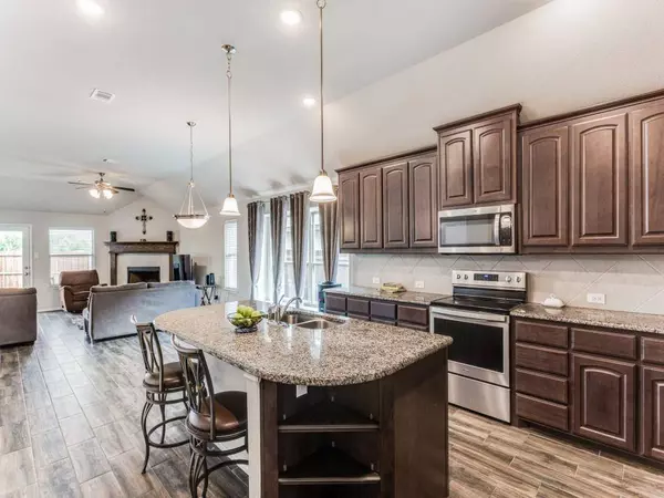 1361 Royal Meadows Trail, Fort Worth, TX 76140