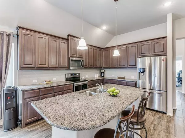 1361 Royal Meadows Trail, Fort Worth, TX 76140