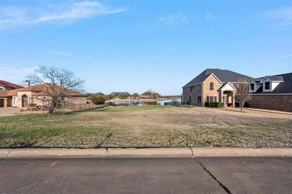419 Breezeway Court, Cedar Hill, TX 75104